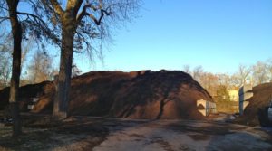 U City mulch pile